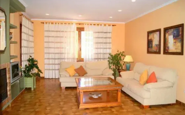 Villa near the beach, with garden, in Denia