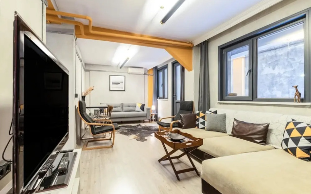 Contemporary And Stylish Flat In Sisli