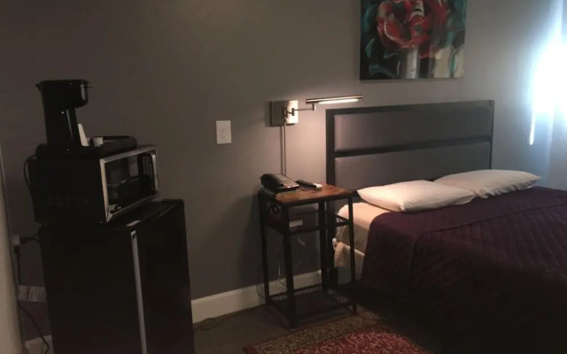 Aircrest Motel