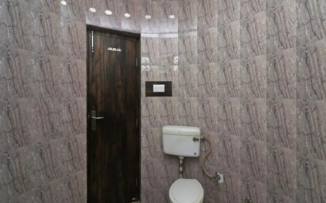 Rajwada Lawn by OYO Rooms