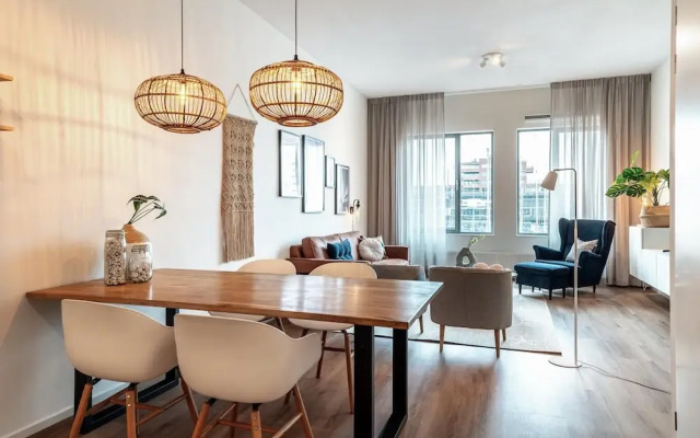 Beautiful Apartment With Harbour Views