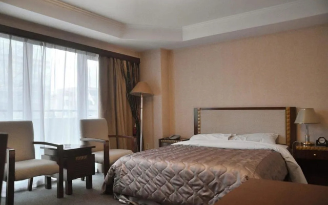Longtou Hotel