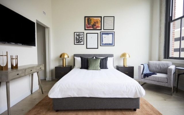 Contemporary Museum District Suites by Sonder