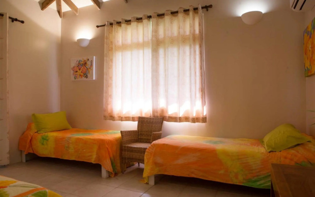 TAHAA - Private Beach Villa