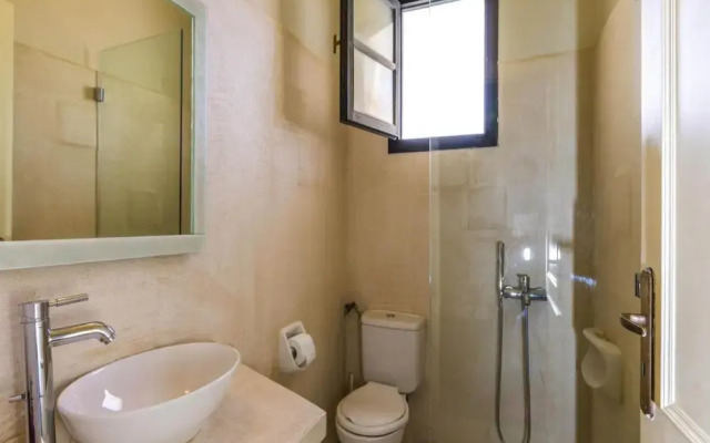 Villa in Episkopi With Private Pool
