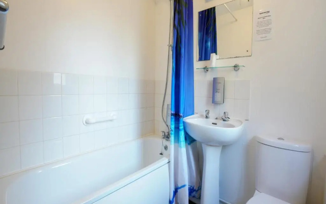 OYO Shanklin Beach Hotel