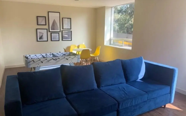 Modern Apartment With Coworking GYM and Garden