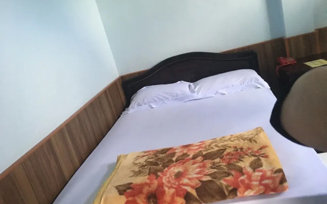 OYO 718 Nu Hoang Hotel