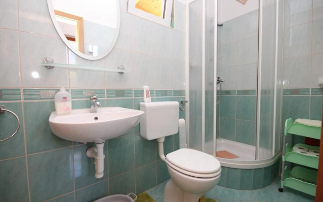 Ralje - 100m from the sea & free parking - A1(2+1)