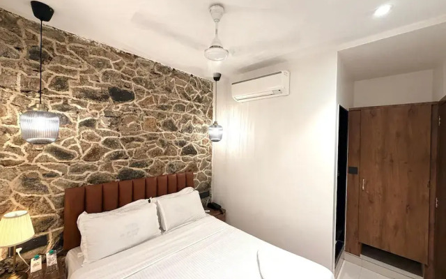Palm Breeze Hotel - Colaba