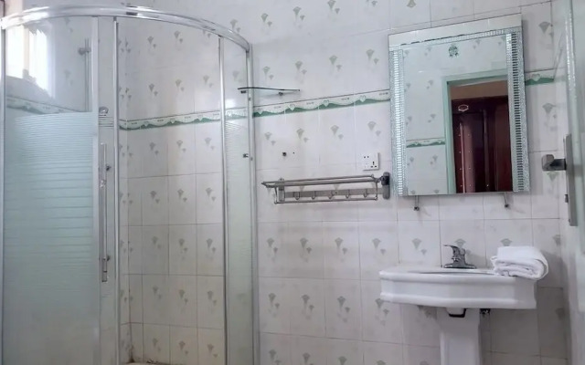 Emej Hotel