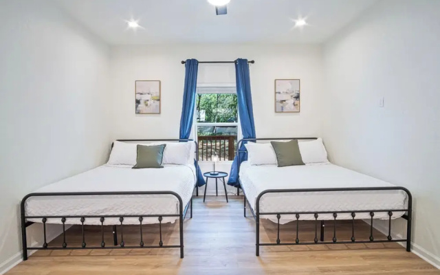 Urban Delight 4br/3ba Near City Center