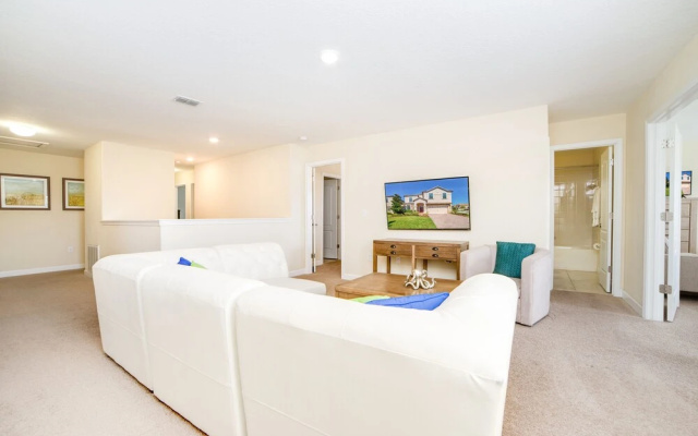 1450 Rolling Fairway Drive