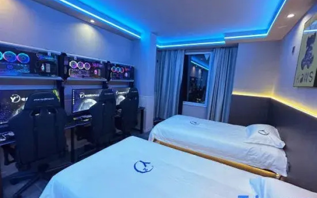 Y² E-sports Homestay
