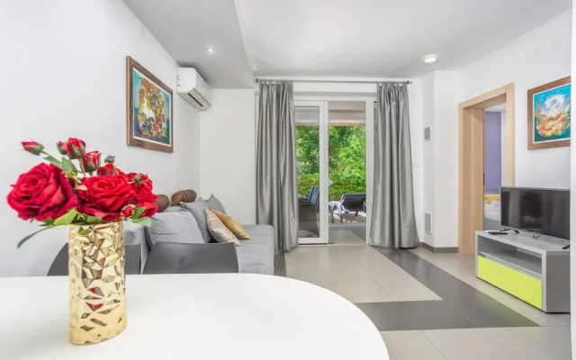 Beautiful Apartment in Njivice With Wifi and 1 Bedrooms