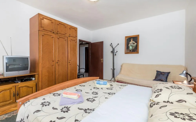 Awesome Apartment in Pag With 3 Bedrooms