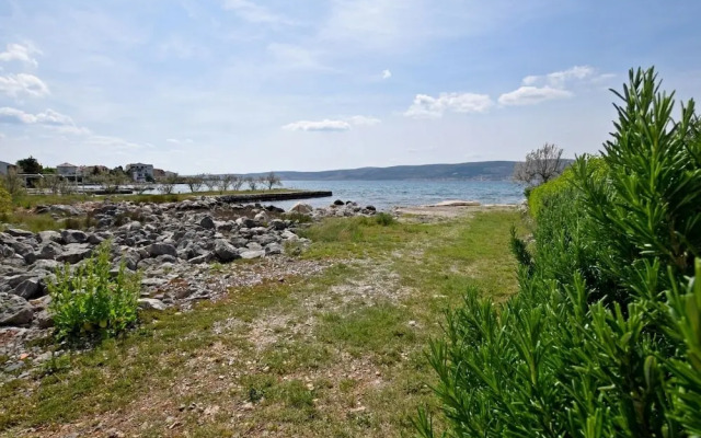 Mari - 30m From the sea - A2