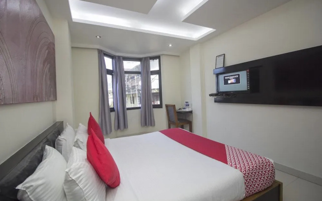 OYO 24798 Kiwi Hotel Yavachi