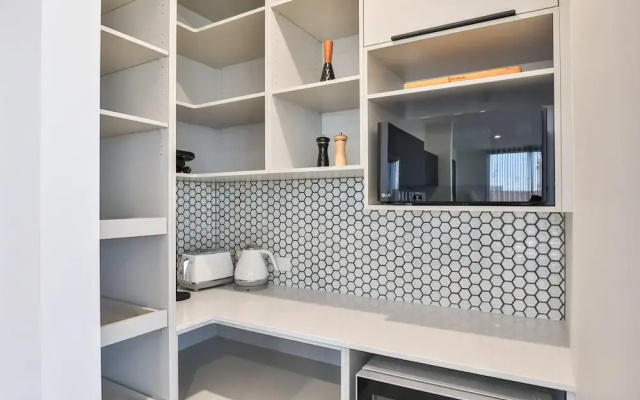 Indulge Apartments City View Penthouses