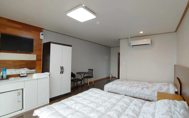 Jeju Hill Hotel