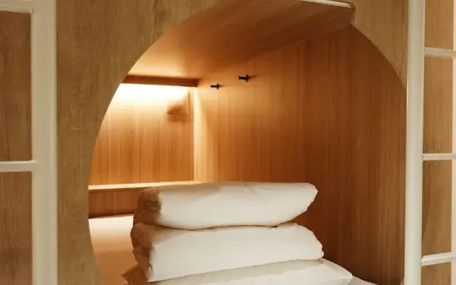 D.A.L Premium Capsule Hotel