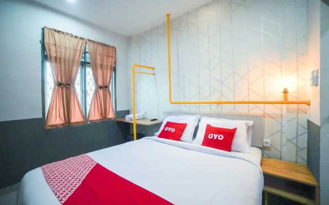 OYO 90874 Millenium Inn 2