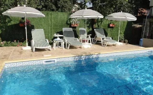 Villa Lirik
