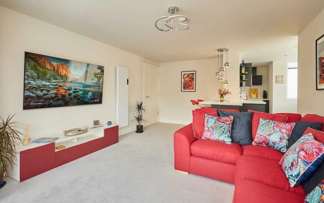 Host Stay Apartment 8