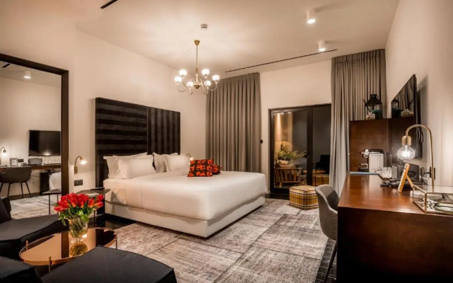 Lear Sense - Experience Luxury Hotel