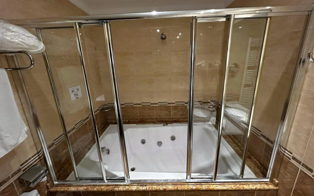 Zouk Hotel - Adults Only