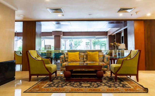 Golden Hotel