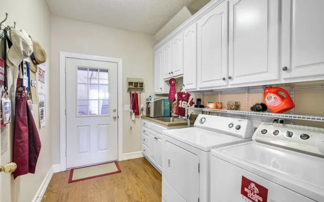 Starkville Vacation Rental ~ 2 Mi to Msu!