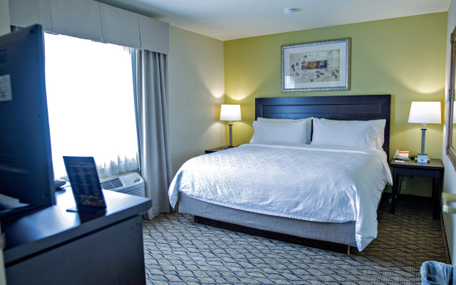 Holiday Inn Express & Suites Chicago-Libertyville by IHG
