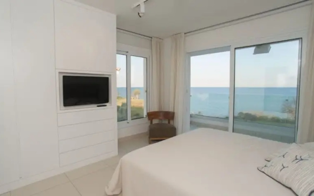 Villa Scarlet