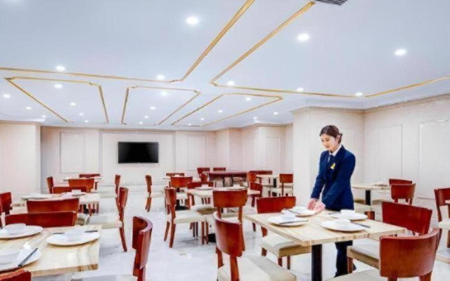 Vienna Hotel Shanghai Hongqiao National Exhibition Cente Sijing Metro Station
