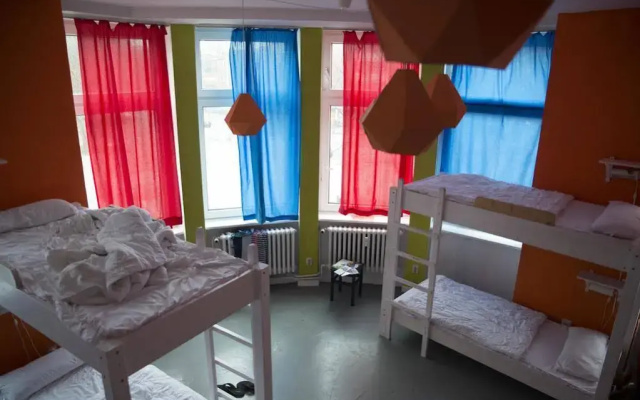 instant Sleep Backpacker Hostel