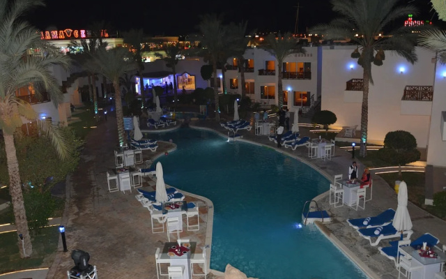 Magic Stay at Le Mirage Hotel