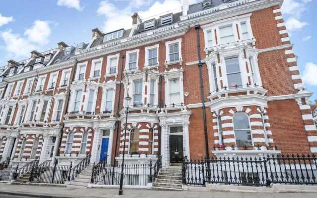 Апартаменты Luxury Kensington Apartment Лондон вид на фасад