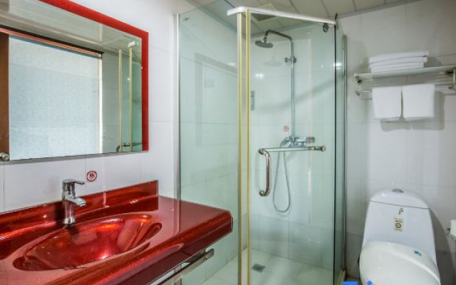 Yinhe Business Hotel (wenzhou yongqiang road store)
