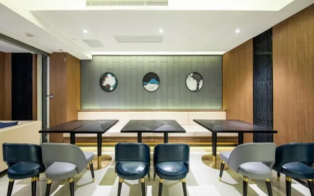 Отель Crystal Orange Hotel Nantong Xinghu 101 Square