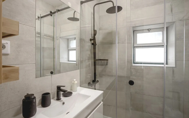 Bairro Alto Elegant by Homing