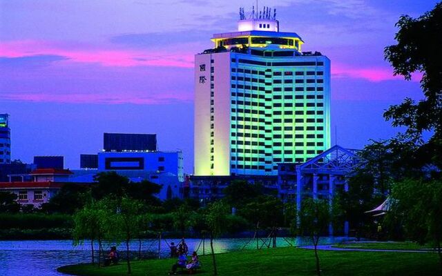 Zhongshan International Hotel вид на фасад
