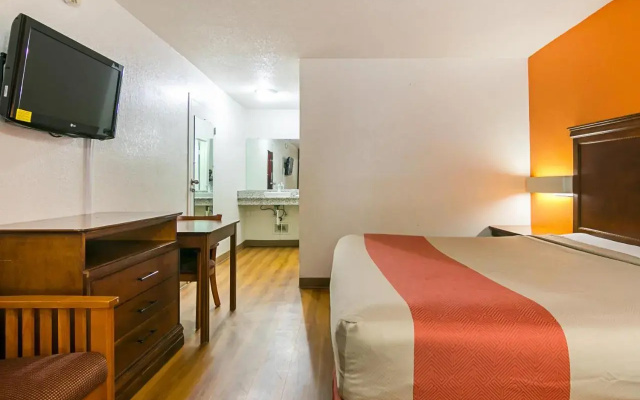 Motel 6 Conyers