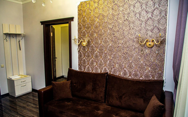 City Hotel