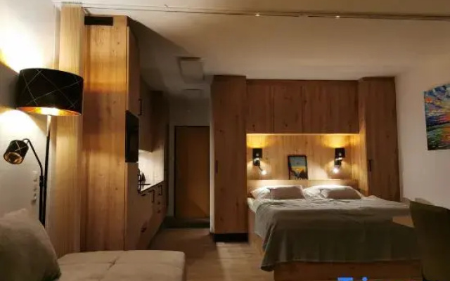 Mountain Lake Suite