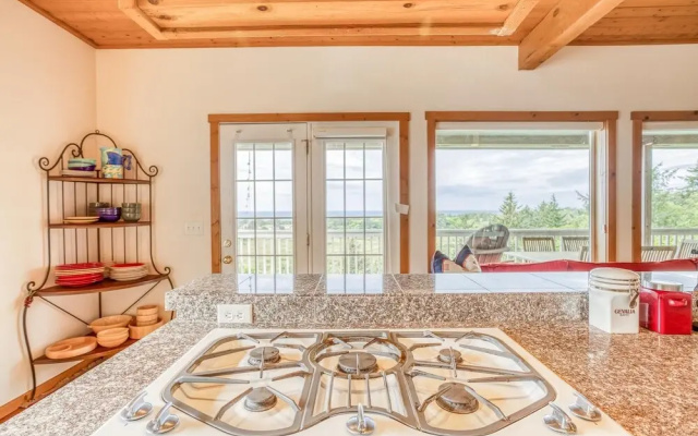 Neskowin Eyrie