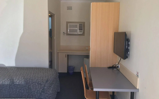 Westside Motor Inn