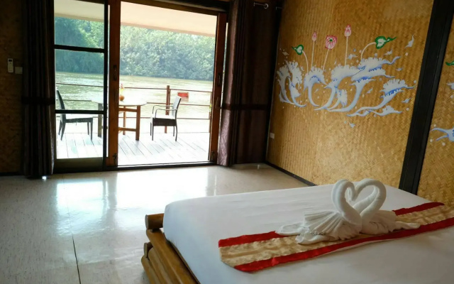 Banana Resort & Spa