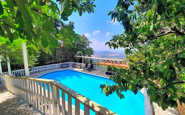 Ha'Seuda Ha'Achrona Suites