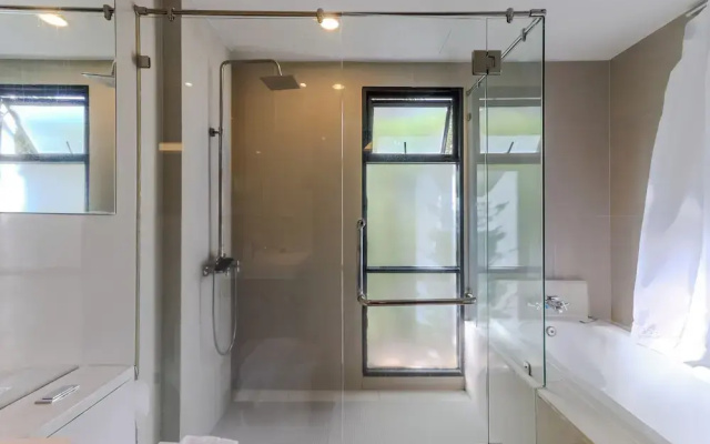Best Spot Beachfront 1BR C239